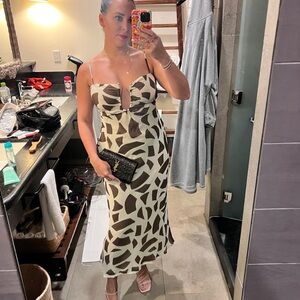 Runaway the Label “astora midi” dress Elegant Brown and White Patterned Dress